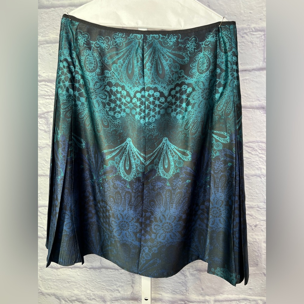 AXCESS A Liz Claiborne Company Black Blue Silky Pleated A-Line Skirt Size 10